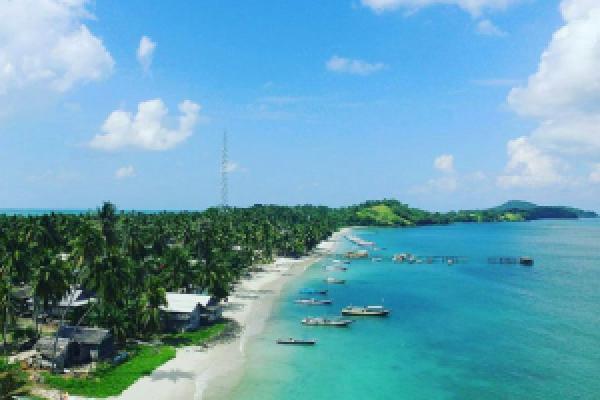 Waspadai Ubur Ubur Wisatawan Dilarang Berenang Di Pulau Panjang