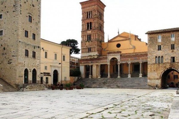9 Tempat Bersejarah di Terracina Italia yang Seru untuk Dijelajahi