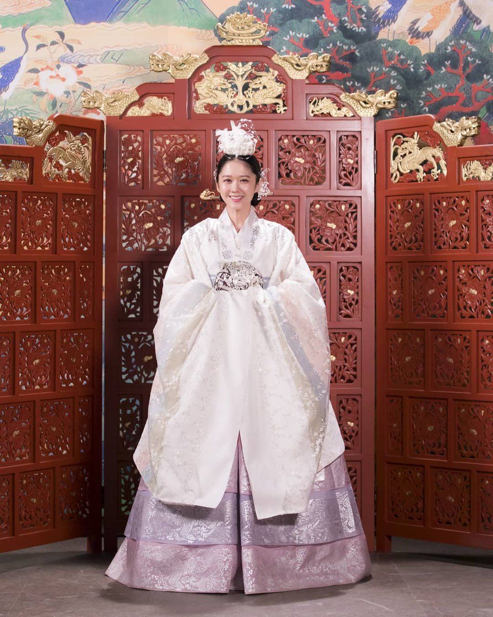 10 Potret Jang Nara Jadi Ratu KDrama Last Empress Elegan 