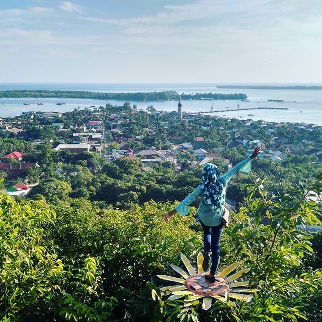 Liburan di Karimunjawa, 2 Bule Perancis Tepergok Ambil Aksesoris Hotel