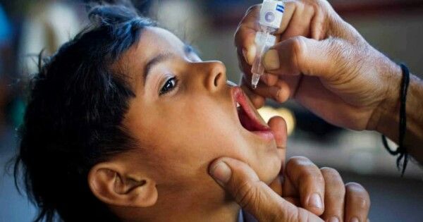 Balita di Sukabumi Tertimpa Timbangan Dacin Saat Sub-Pin Polio 