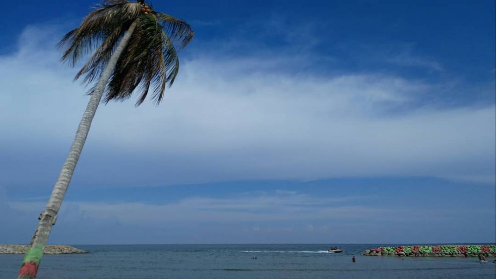 Bikin Nagih 5 Pantai Di Sulawesi Barat Ini Suguhkan Pesona