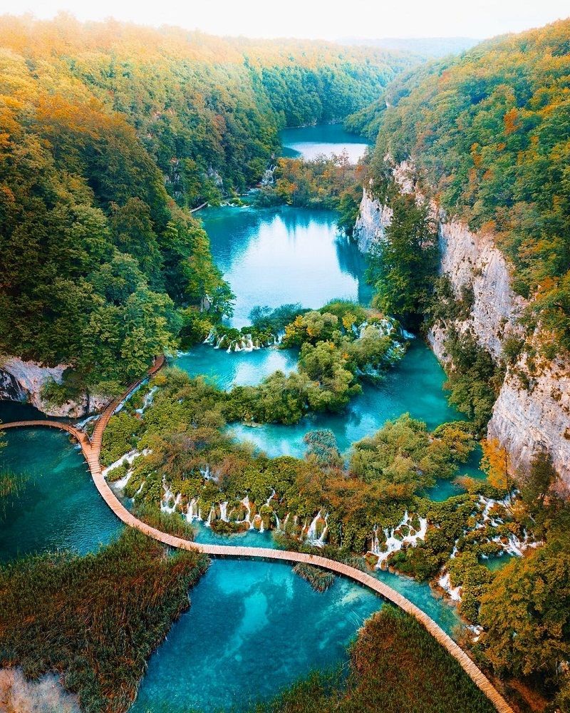 10 Pemandangan Eksotis Plitvice Lake, Danau Terindah di