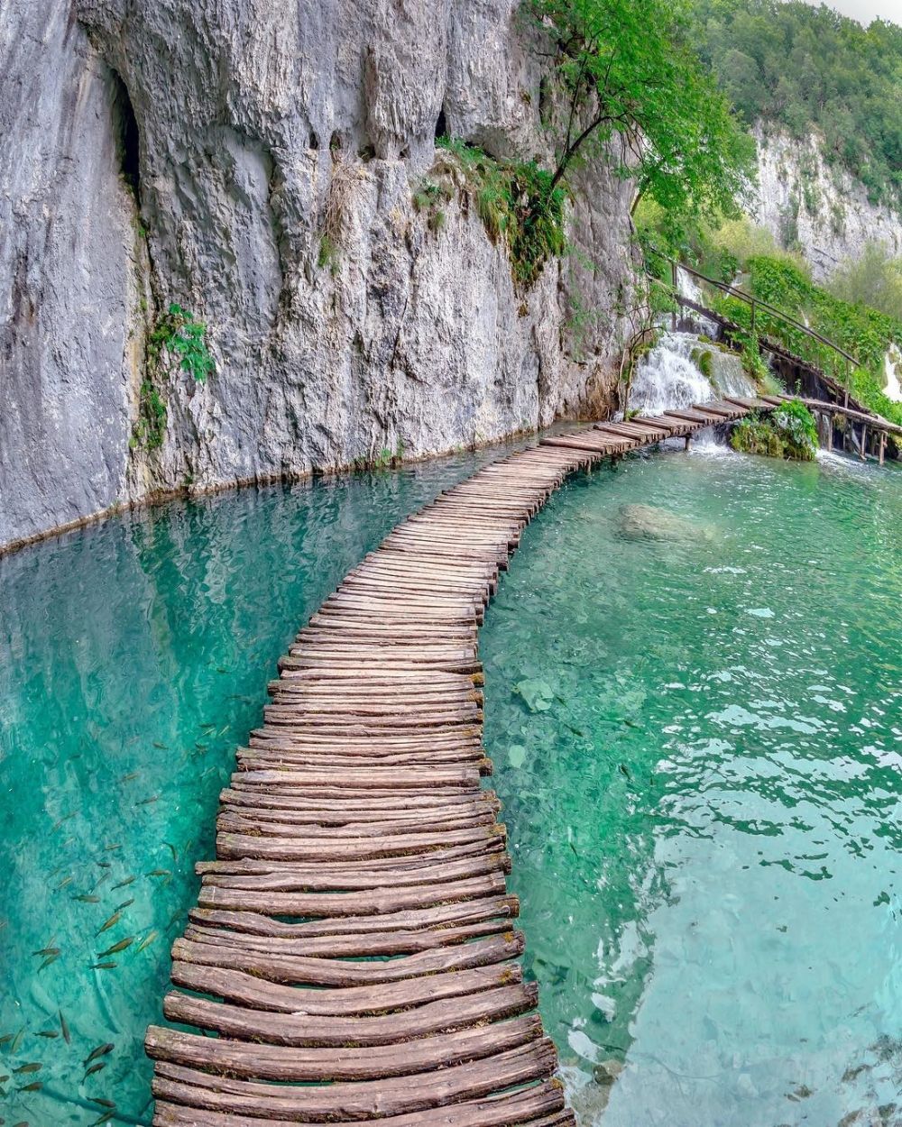 Tempat Wisata Plitvice Lakes Kroasia