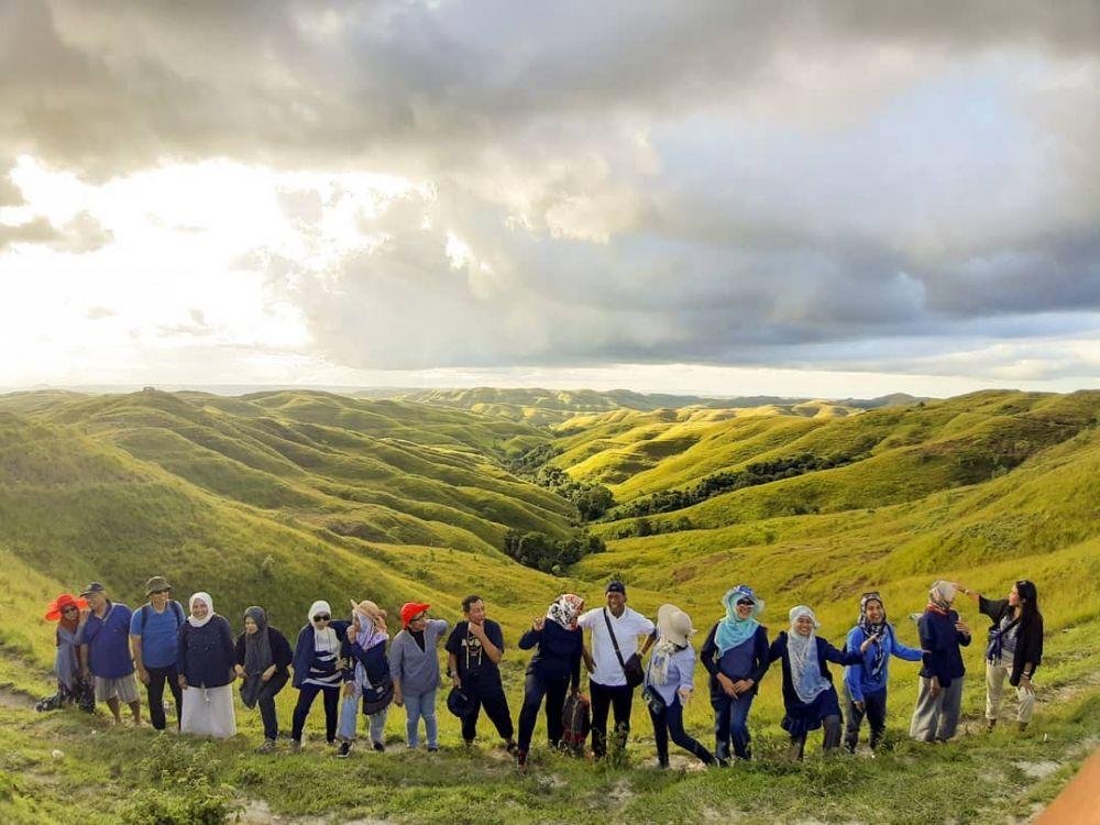 6 Alasan Utama Kamu Wajib ke Bukit Wairinding NTT Sekali Seumur Hidup