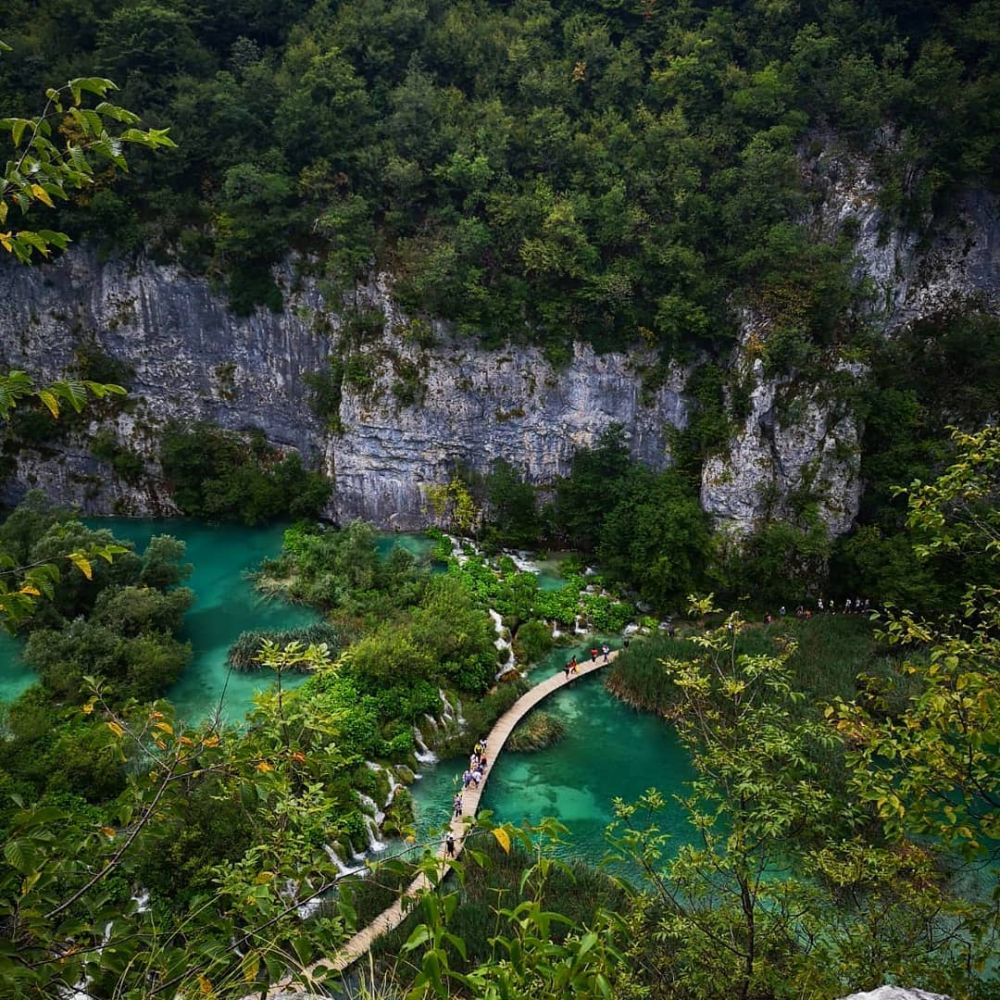 10 Pemandangan Eksotis Plitvice Lake, Danau Terindah di