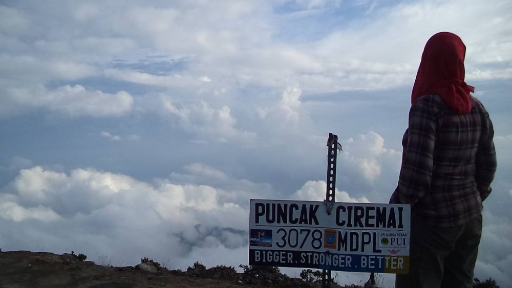 Empat Jalur Pendakian ke Gunung Ciremai Ditutup karena Kebakaran