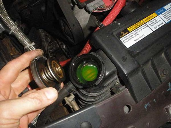 Jangan Anggap Remeh, Ini 4 Penyebab Radiator Mobil Sering Bermasalah