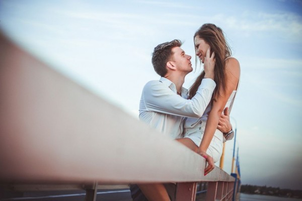 Tak Melulu Harta, 6 Hal Ini Ampuh Bikin Istri Bahagia!