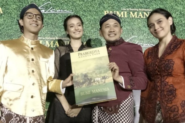 Baca Buku "Bumi Manusia", Khofifah Ingin Tiru Nyai Ontosoroh