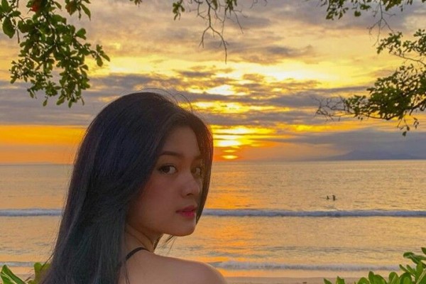 Artis Indonesia Multitalenta, Ini 10 Potret Anggun Yoriko Angeline