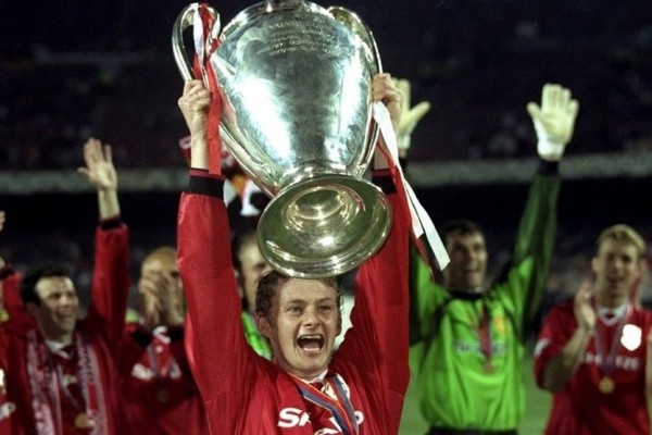 7 Pemain Bola Legendaris yang Kembali ke Klub Lamanya Menjadi Pelatih
