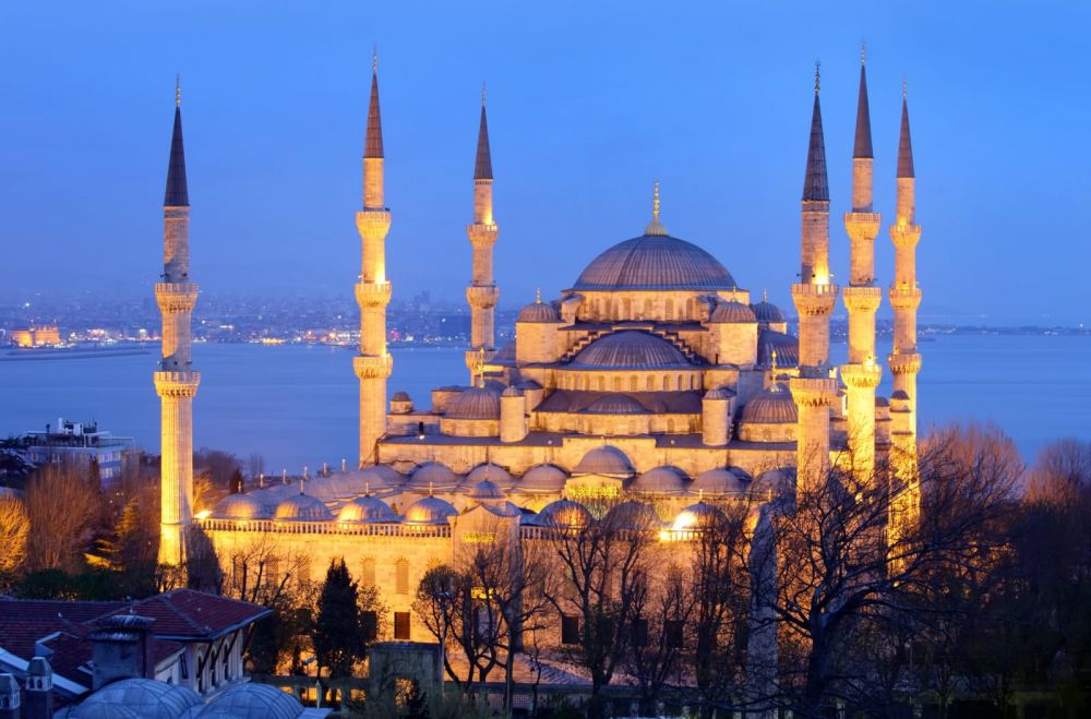 10 Wisata di Istanbul Ini Kaya Sejarah, Gak Pernah Sepi Pengunjung