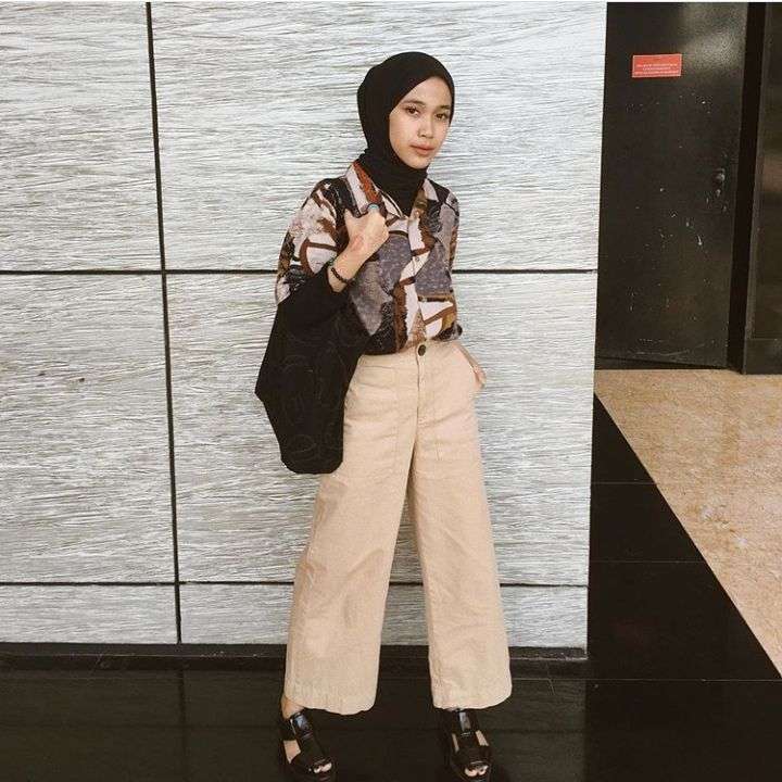 Hijabers Kekinian, Berikut 10 Inspirasi Outfit Ala Indy Ratna Pratiwi