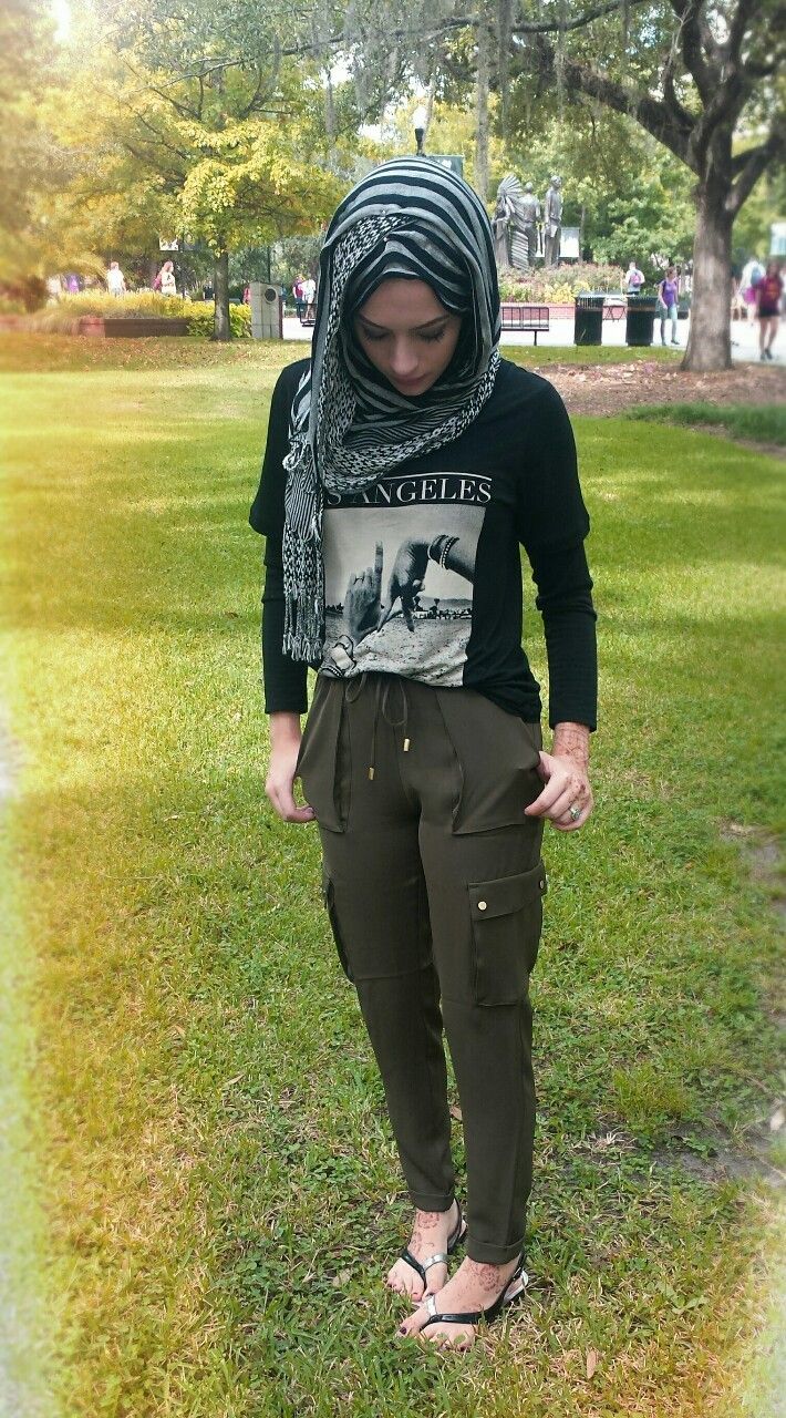 9 Ide Style Hijab dengan Cargo Pants untuk Outfit Harian yang Menarik