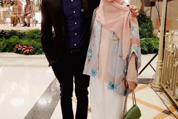 10 Potret Mesra Desta Mahendra & Natasha Rizky yang Beda Usia 16 Tahun