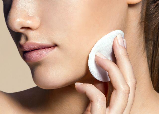 7 Cara Pemakaian Exfoliating Toner Ini Bikin Wajahmu Breakout