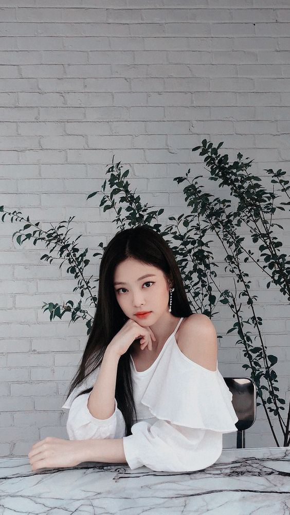 9 Inspirasi Fashion Dengan Atasan Off Shoulder Ala Bintang Korea