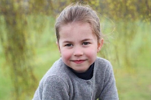 9 Potret Putri Charlotte Berusia 4 Tahun dan Akan Masuk Sekolah