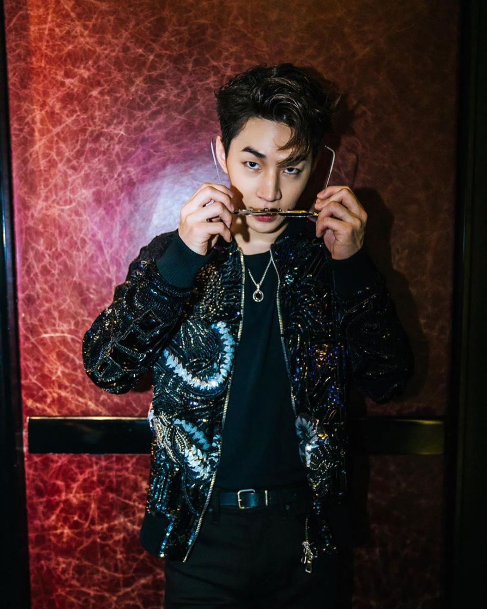 Rilis Lagu Baru, 10 Potret Henry Lau yang Buat Fans Makin Jatuh Cinta