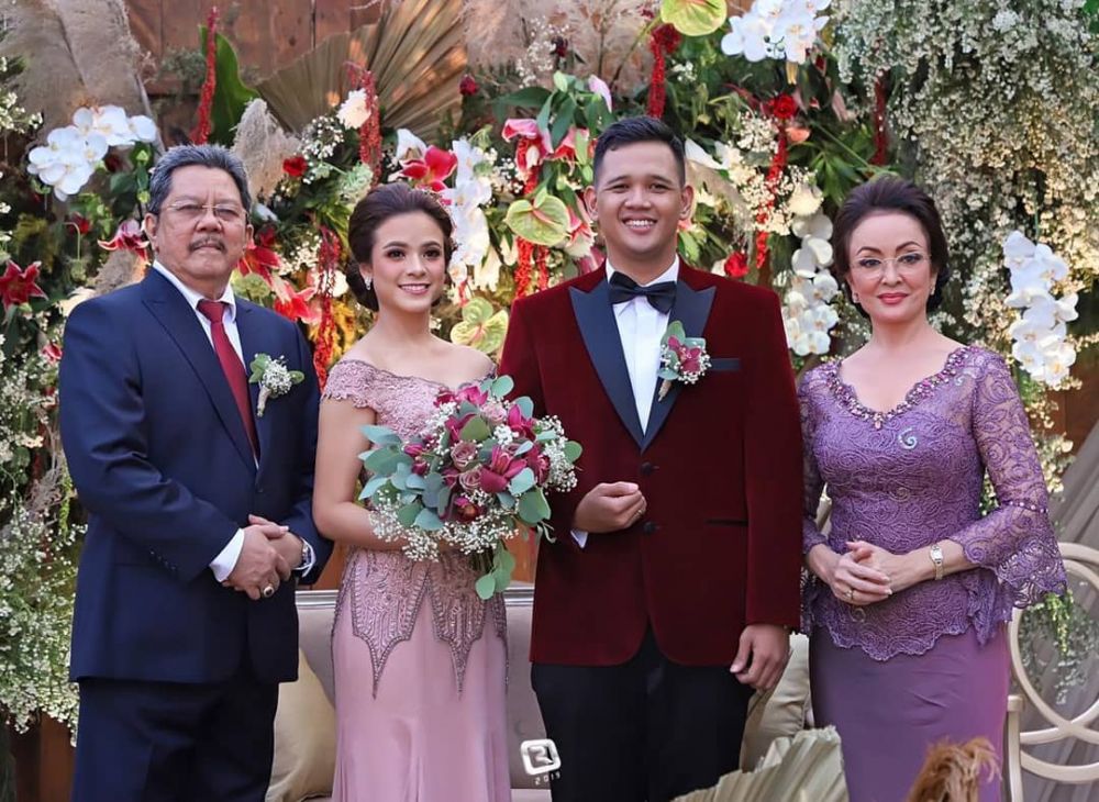 Cut Meyriska & 5 Artis yang Menikah Bulan Agustus 2019