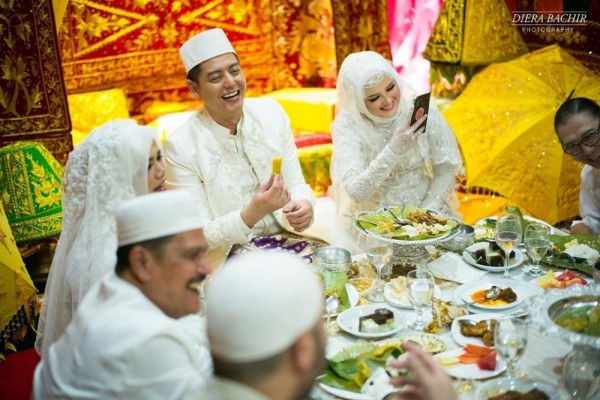 15 Outfit Kondangan ala Artis di Resepsi Roger Danuarta & Cut Meyriska
