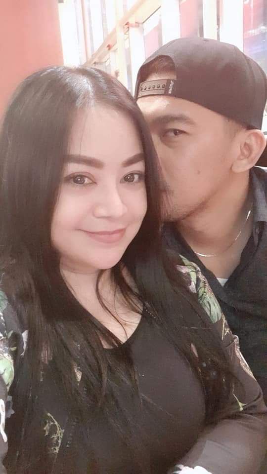 10 Potret Kemesraan Anisa Bahar Dan Pacar Berondong Lengket Banget