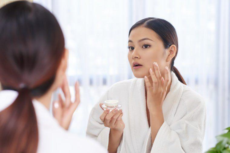 7 Cara Pemakaian Exfoliating Toner Ini Bikin Wajahmu Breakout