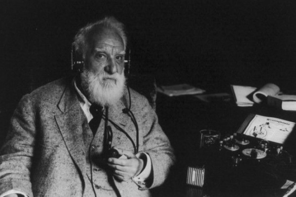 7 Fakta Yang Tak Banyak Orang Tahu Tentang Alexander Graham Bell