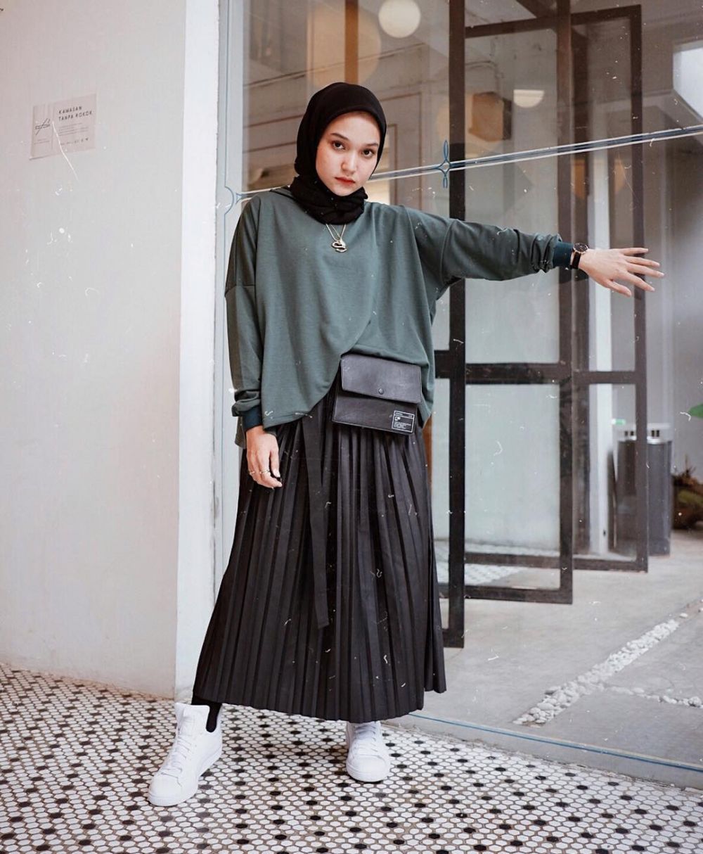 25+ Inspirasi Keren Ootd Hijab Sweater Hijau Botol