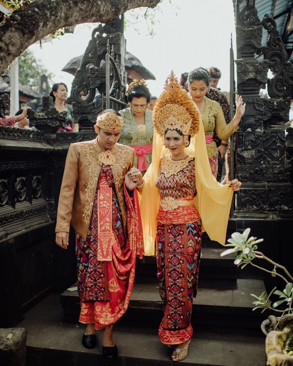 Prosesi Adat Bali Ini 13 Momen Sakral Pernikahan Westny Dj