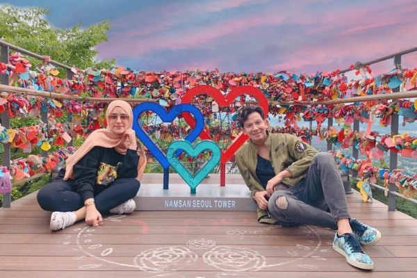 11 Potret Sonny Septian-Fairuz di Korea, Seru Sekaligus Membahagiakan