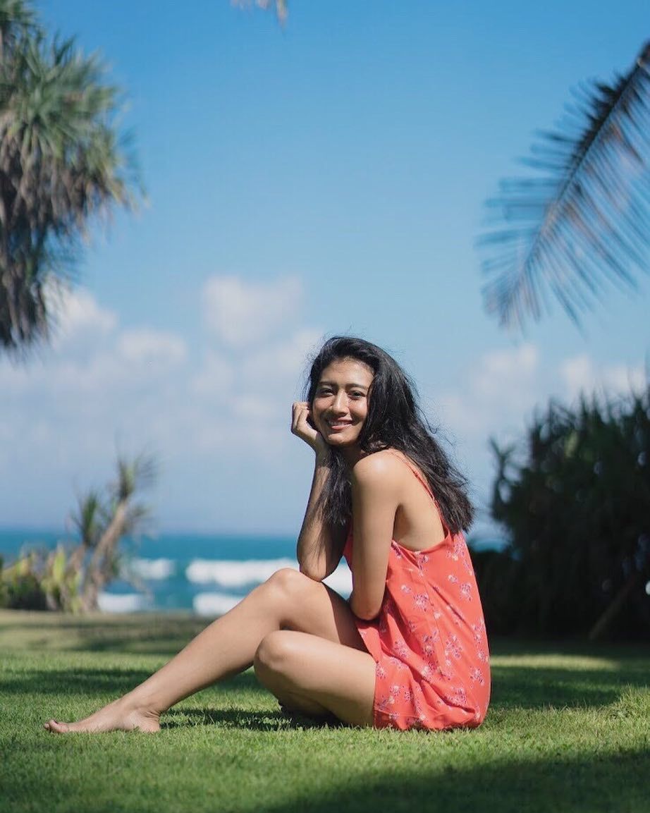 9 Potret Terbaru Fitrie Rachmadhina Mantan Pemain Top Yang Makin Kece