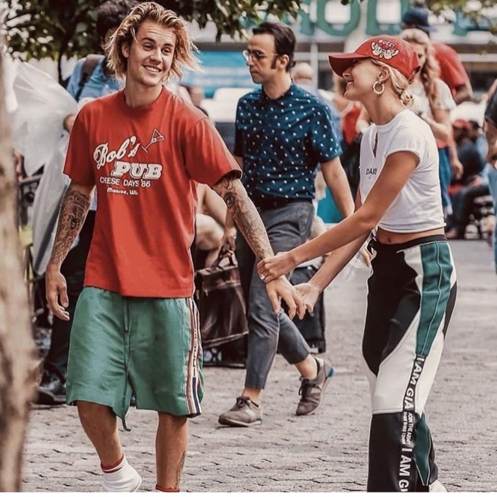 Tak Terpisahkan, 9 Potret Justin dan Hailey Bieber yang Makin Romantis