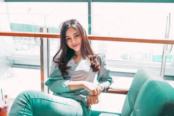 10 Pesona Iga Azwika, Teman Kost Lola di Tukang Ojek Pengkolan