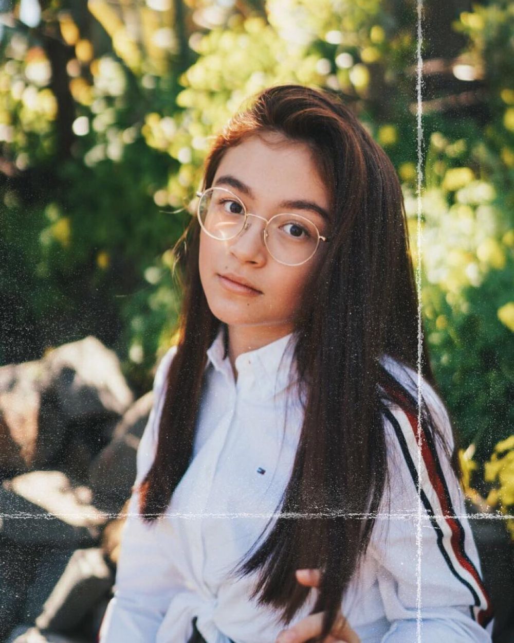 8 Potret Manis Anna Cathcart, Pemeran Adik Lara Jean yang Super Imut