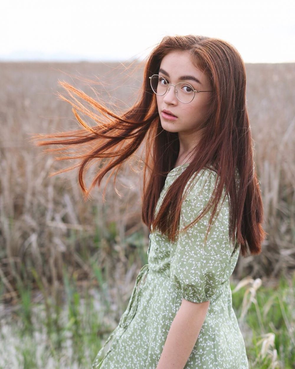 8 Potret Manis Anna Cathcart, Pemeran Adik Lara Jean yang Super Imut