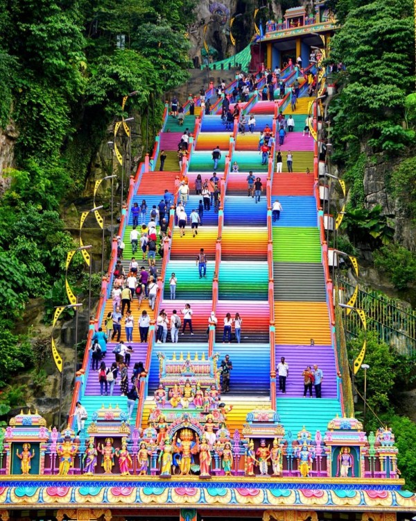 10 Potret Batu Caves, Wisata Wajib Saat ke Malaysia Pertama Kali