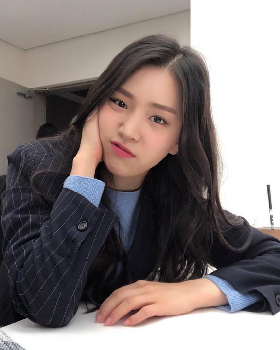 10 Potret Memesona Kim Ji Eun, Model MV DAY6 yang Mirip Ryujin ITZY