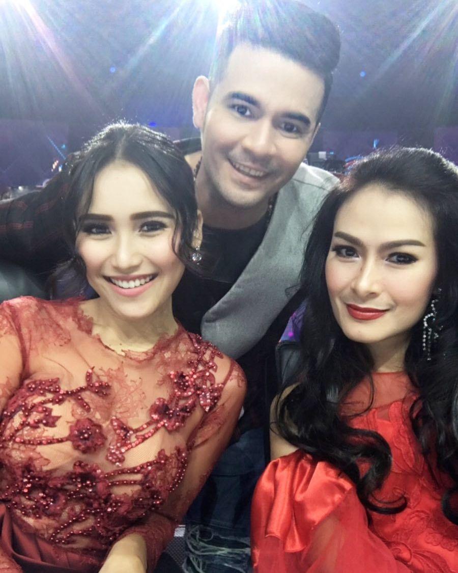 10 Potret Kompak 3 Generasi Dangdut, Iis Dahlia-Beniqno-Ayu Ting Ting