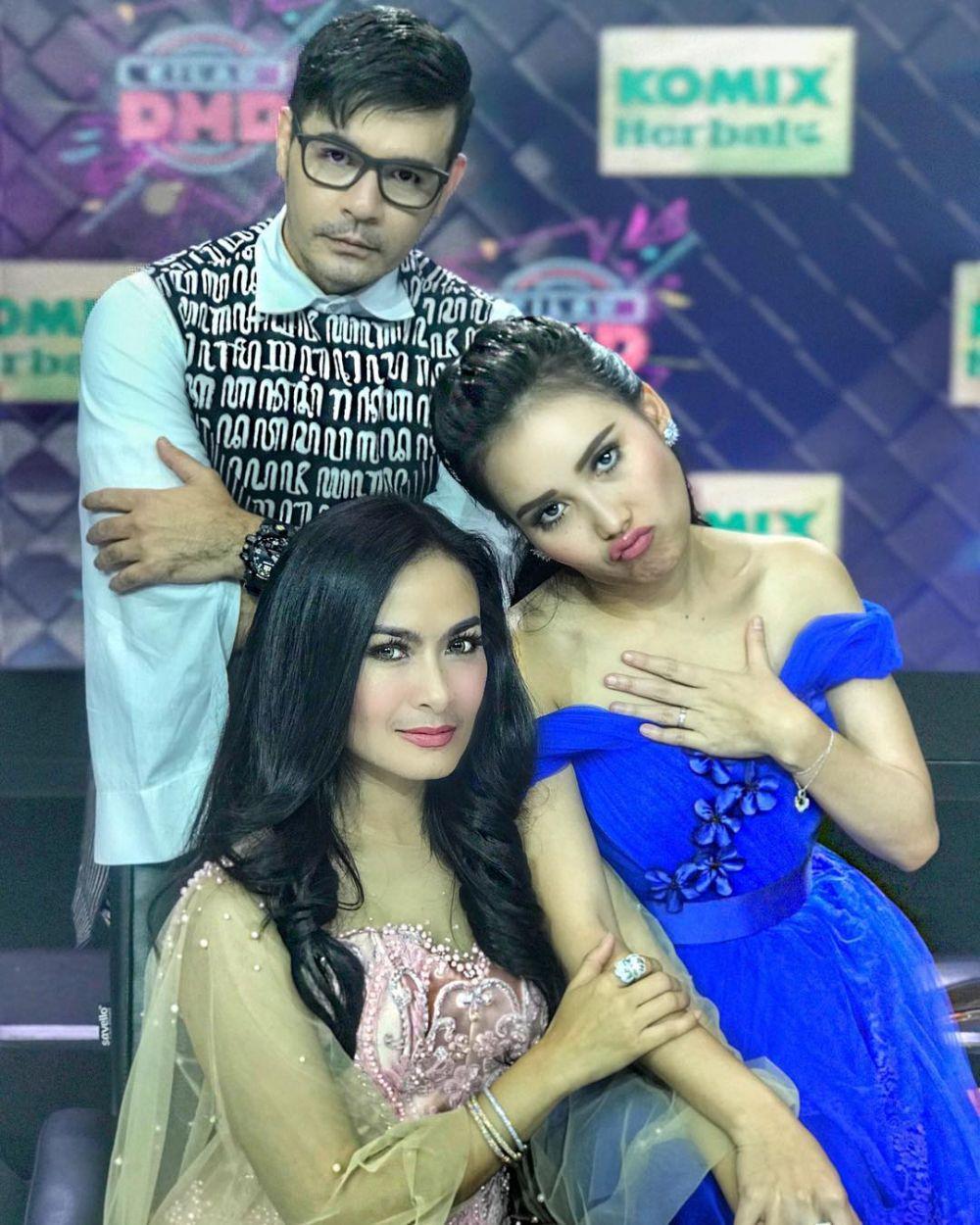 10 Potret Kompak 3 Generasi Dangdut, Iis Dahlia-Beniqno-Ayu Ting Ting