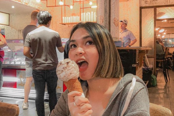 9 Potret Memesona Regina Poetiray, Vokalis Baru Geisha yang Menawan