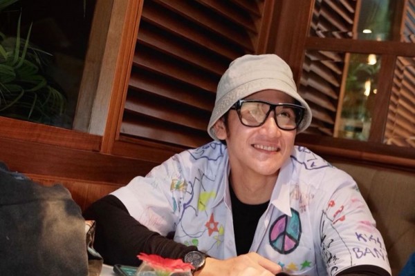 10 Potret Vino Bastian Pakai Seragam SMA, Masih Cocok, Gak?