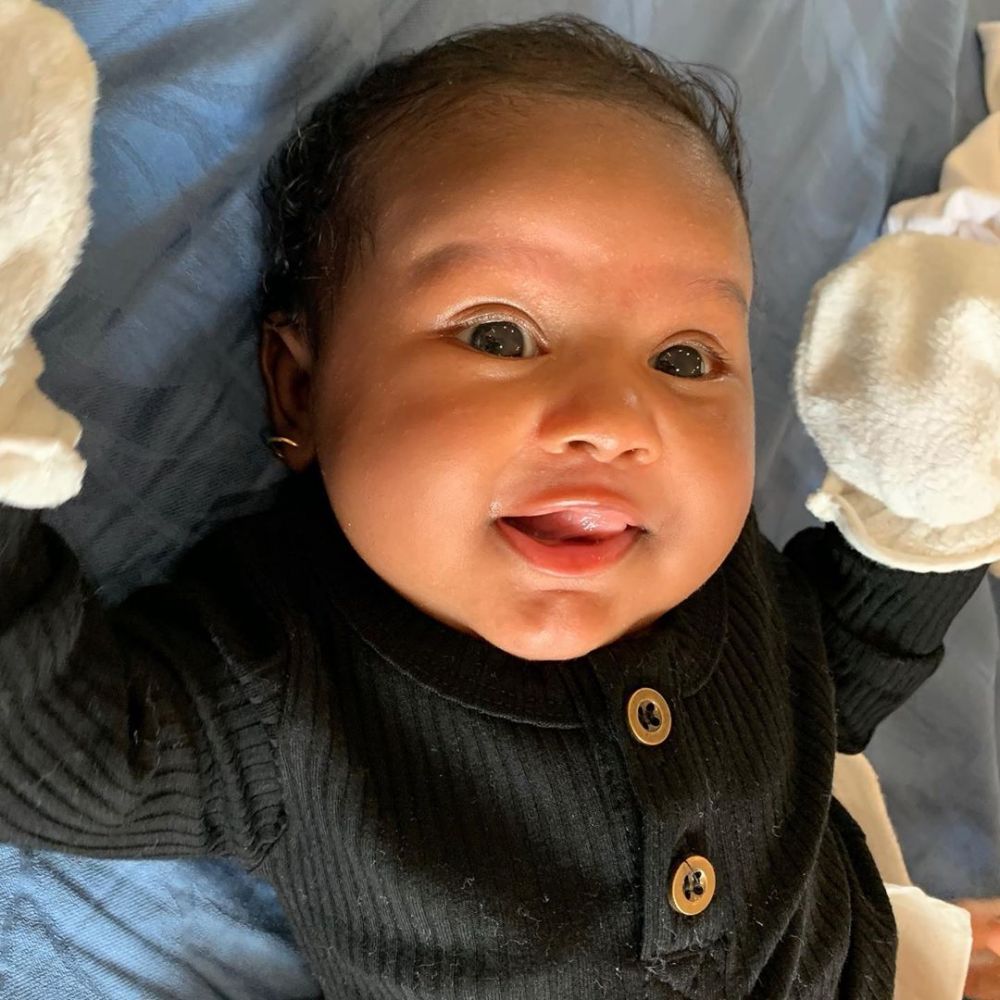 10 Potret Baby Akira Anak Kimmy Jayanti Ini Sukses Bikin Gemas Netizen.