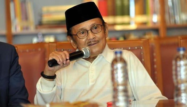 [BREAKING] BJ Habibie Meninggal, Putra Kedua: Jantungnya Menyerah