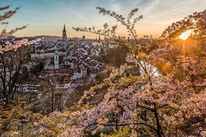 Lupakan Zurich Sejenak Ini 7 Wisata Menawan di Bern Ibu  