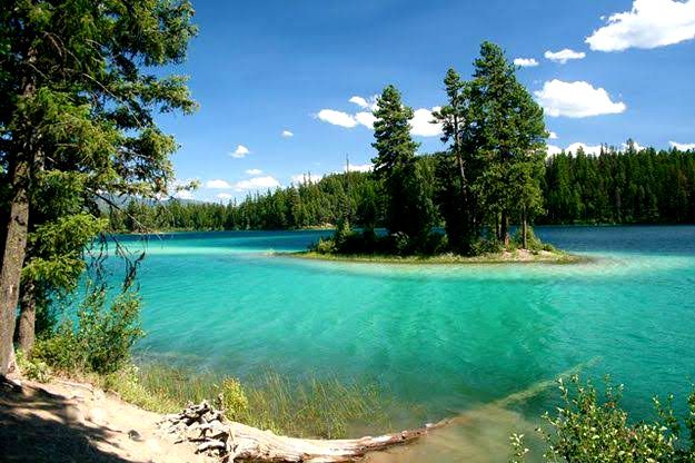 Terlihat Indah, Ini 8 Danau Paling Mematikan di Dunia