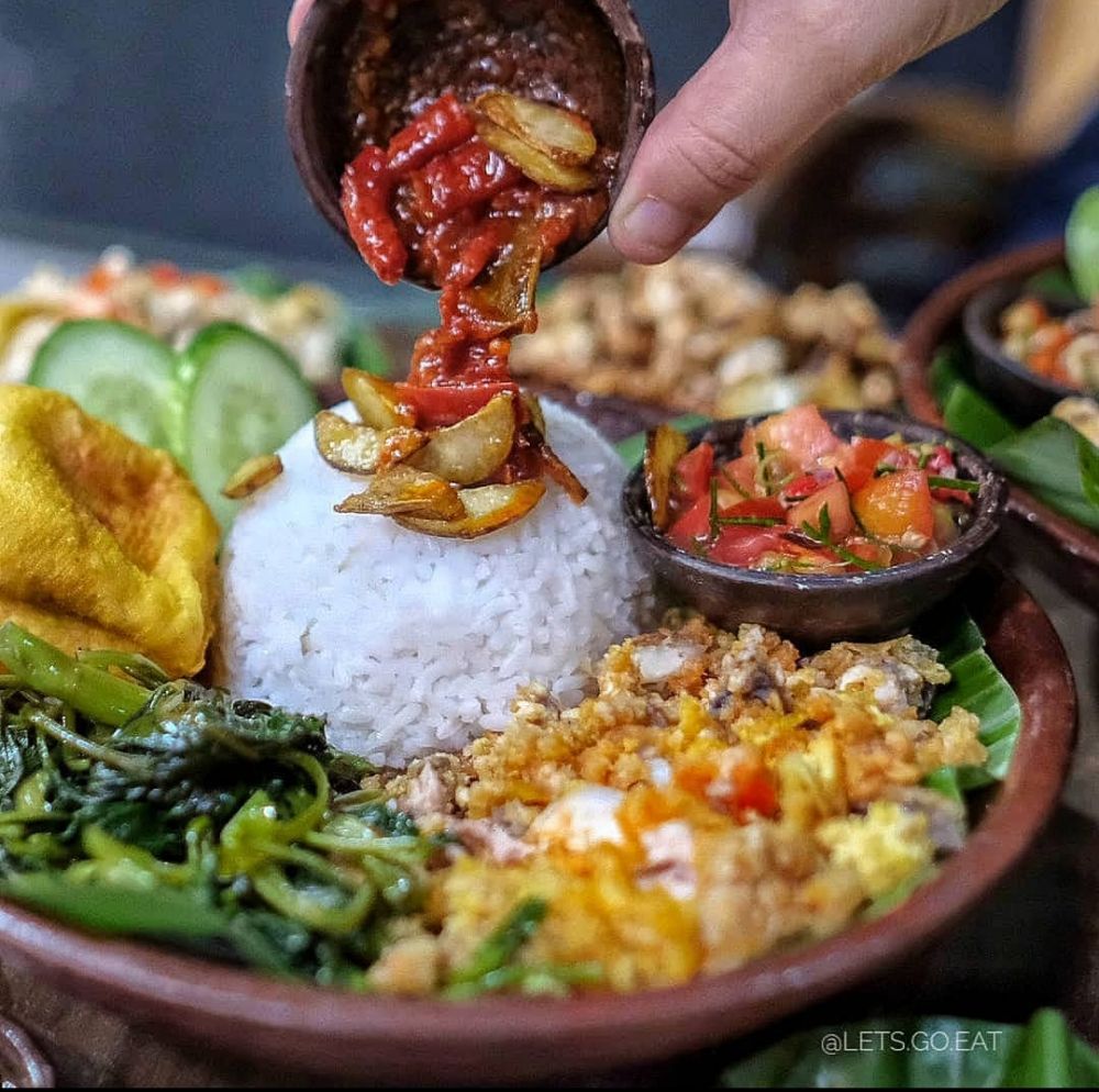 Kulineran di Bandung? Kepoin Dulu 7 Akun Instagram Foodies Ini!