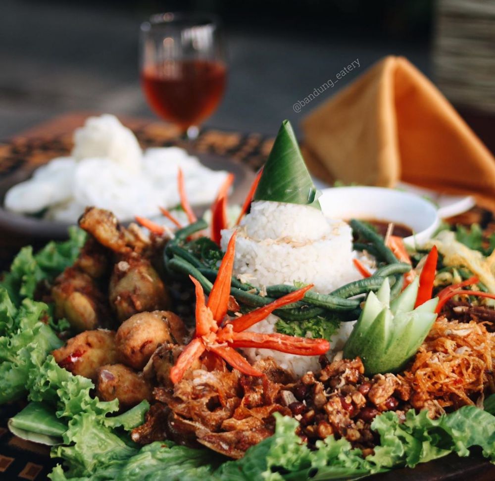 Kulineran di Bandung? Kepoin Dulu 7 Akun Instagram Foodies Ini!