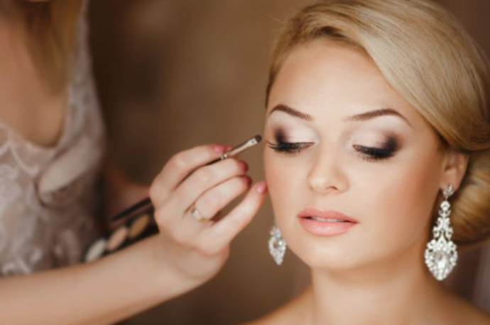 Memilih Makeup dan Rias Pengantin yang Tepat untuk Hari Spesial Anda